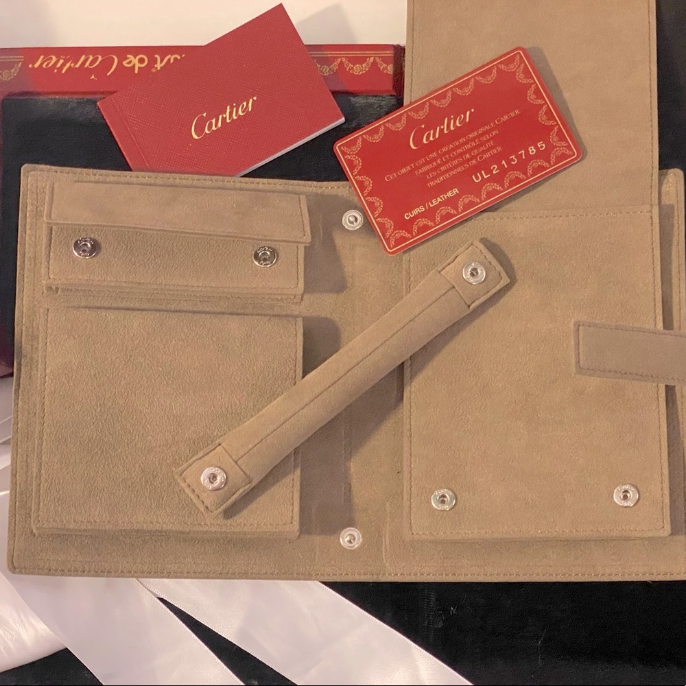 100%AUTHENTIC VINTAGE CARTIER SUEDE JEWELRY ORGANIZER–CIRCA 1980s–MINT CONDITION